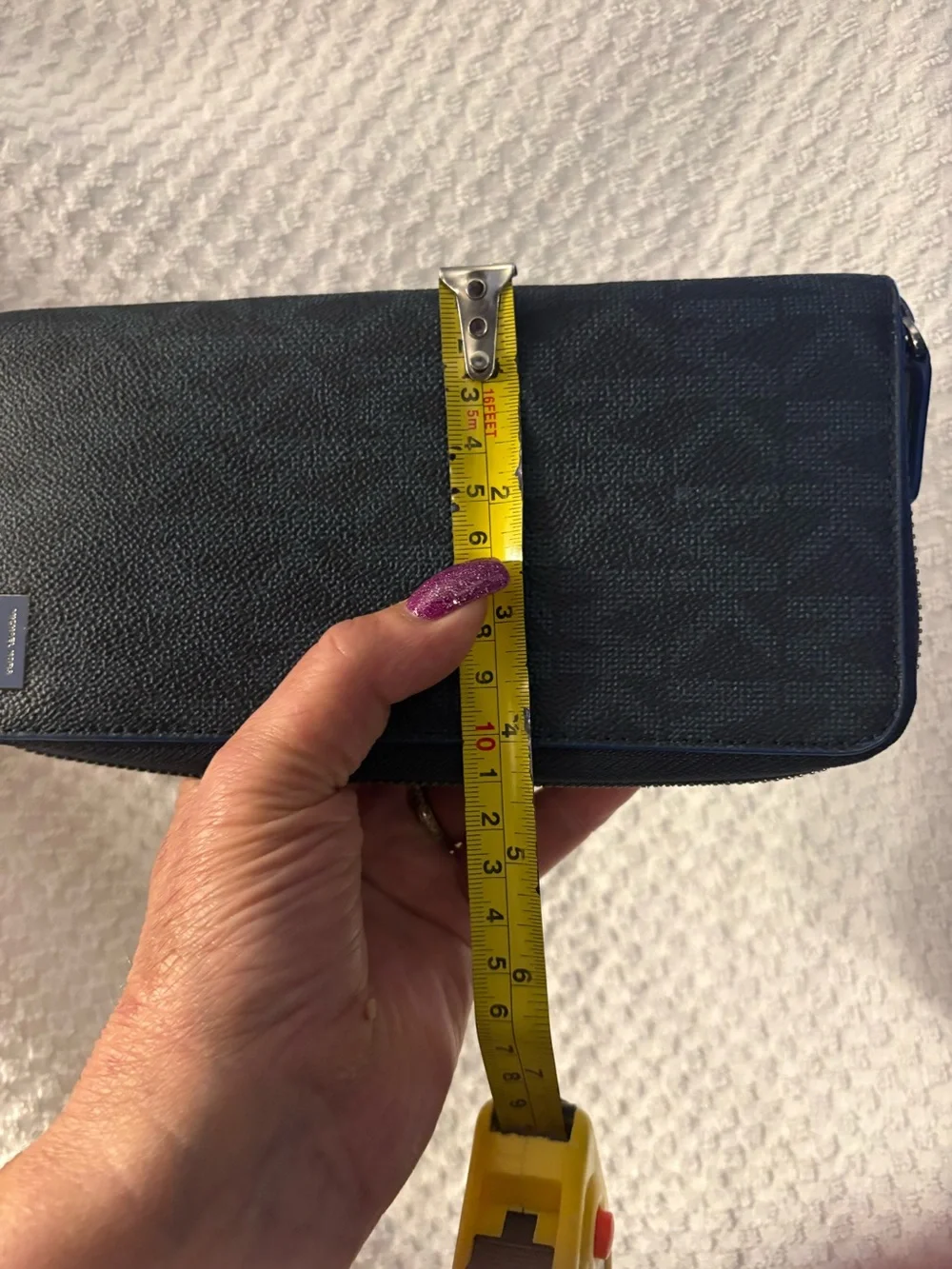 Wallet-The Michael Kors Men's Tech ZIP Around Blue Leather wallet
